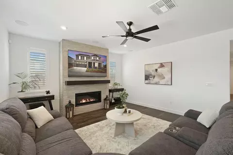 10469 Fendi Way, Elk Grove, CA 95757