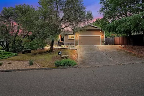 2744 Sandhurst Dr, Cameron Park, CA 95682