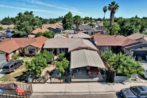 2013 Robertson Rd, Modesto, CA 95351