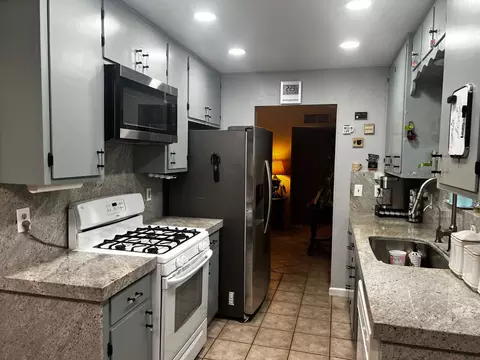 Kitchen - 2013 Robertson Rd, Modesto, CA 95351 photo 2 of 6