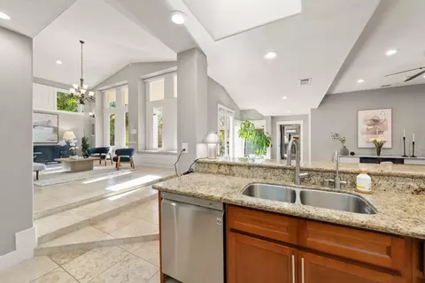 Kitchen - 1561 Elsdon Cir, Carmichael, CA 95608 photo 4 of 5