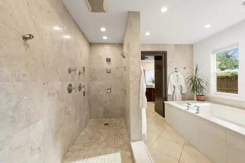 Bath - 1561 Elsdon Cir, Carmichael, CA 95608 photo 2 of 5