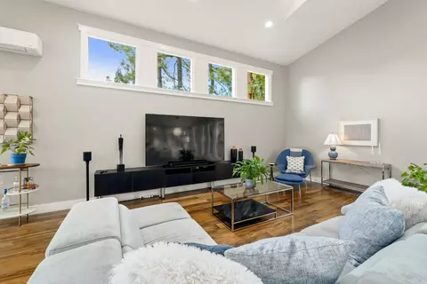 Living - 1561 Elsdon Cir, Carmichael, CA 95608 photo 4 of 4
