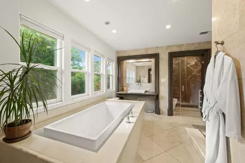Bath - 1561 Elsdon Cir, Carmichael, CA 95608 photo 1 of 5