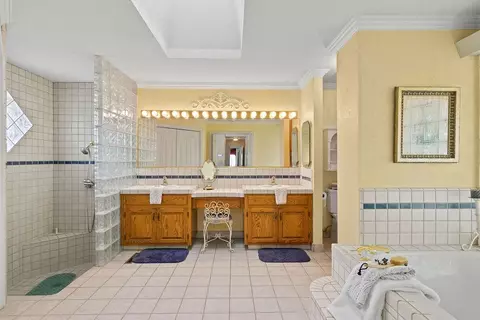 Bath - 2035 Sconyers Ct, Turlock, CA 95382 photo 4 of 6