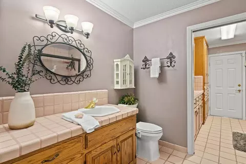 Bath - 2035 Sconyers Ct, Turlock, CA 95382 photo 1 of 6