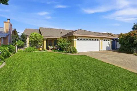 319 Fuller Ln, Lincoln, CA 95648