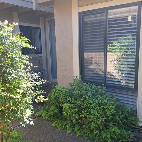 5080 Village Oaks Dr, Rocklin, CA 95677