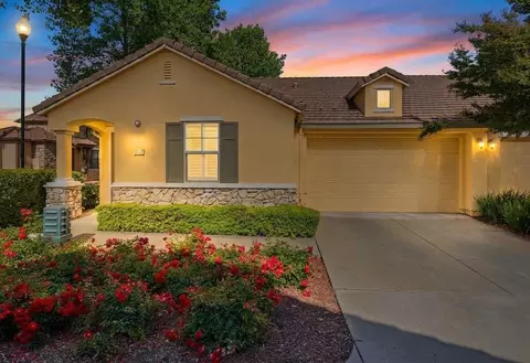 1017 Cabris Ln, Roseville, CA 95747