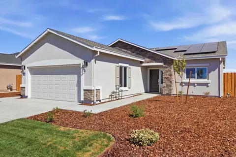 402 Kittyhawk Dr, Colusa, CA 95932