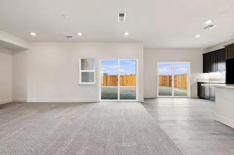 Living - 408 Kitty Hawk Dr, Colusa, CA 95932 photo 1 of 2
