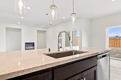 Kitchen - 408 Kitty Hawk Dr, Colusa, CA 95932 photo 5 of 6