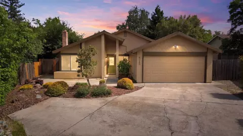 8263 Foxfire Dr, Orangevale, CA 95662