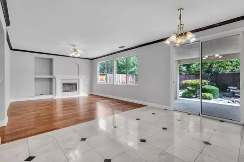 Living - 1533 Settlers Ct, Folsom, CA 95630 photo 4 of 4