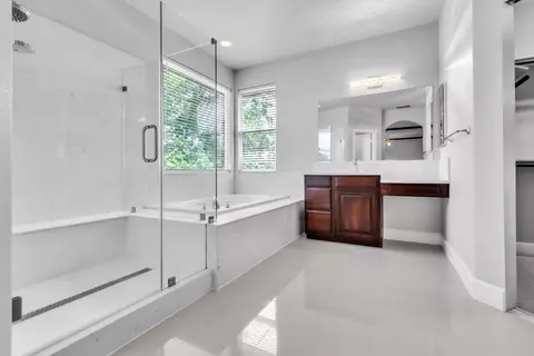 Bath - 1533 Settlers Ct, Folsom, CA 95630 photo 2 of 3