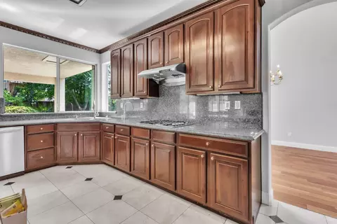 Kitchen - 1533 Settlers Ct, Folsom, CA 95630 photo 3 of 4