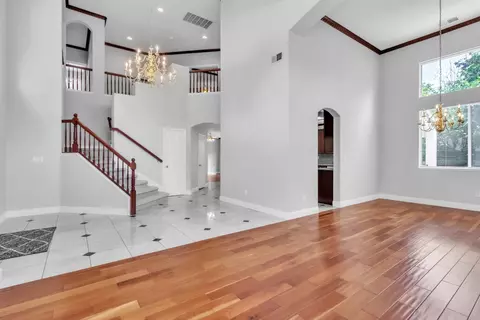 Living - 1533 Settlers Ct, Folsom, CA 95630 photo 2 of 4