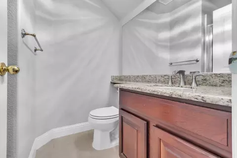 Bath - 1533 Settlers Ct, Folsom, CA 95630 photo 1 of 3