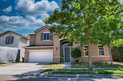 2153 Saddlebrook Ln, Oakdale, CA 95361