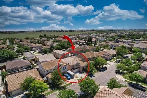 2153 Saddlebrook Ln, Oakdale, CA 95361