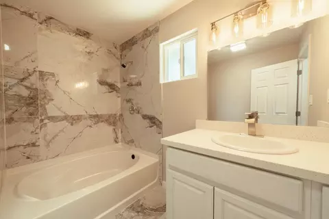 Bath - 2320 K St, Merced, CA 95340 photo 2 of 2