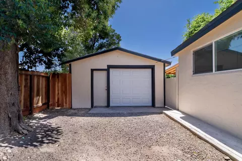 Exterior - 632 W 25th St, Merced, CA 95340 photo 2 of 9