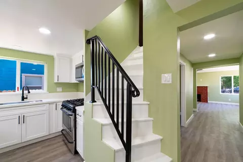 Entry Way - 632 W 25th St, Merced, CA 95340 photo 1 of 3