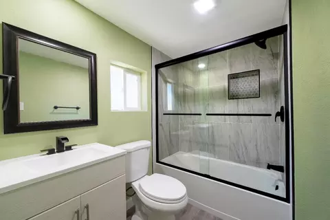 Bath - 632 W 25th St, Merced, CA 95340 photo 1 of 1