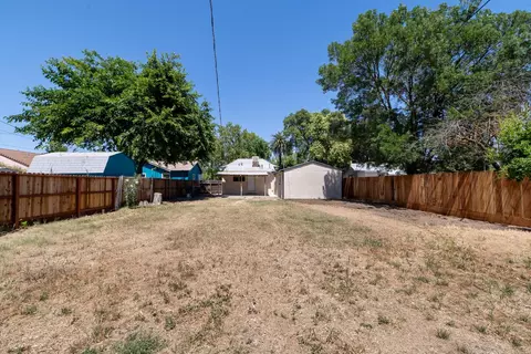 Exterior - 632 W 25th St, Merced, CA 95340 photo 8 of 9