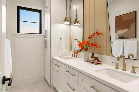 Bath - 5073 Midas Ave, Rocklin, CA 95677 photo 3 of 11