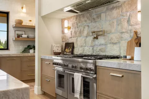 Kitchen - 5073 Midas Ave, Rocklin, CA 95677 photo 3 of 11