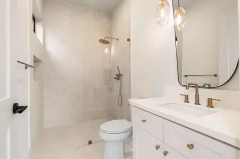 Bath - 5073 Midas Ave, Rocklin, CA 95677 photo 2 of 11