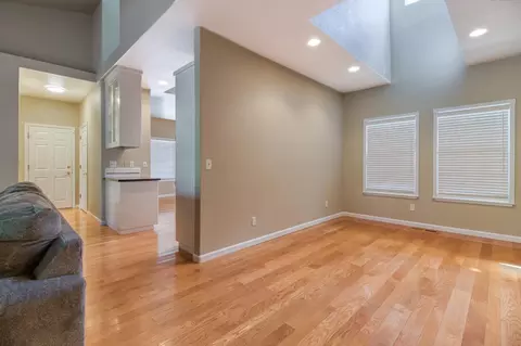 Living - 20920 Christopher Cir, Sonora, CA 95370 photo 3 of 5
