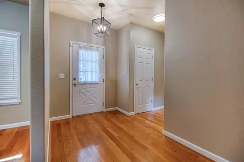 Entry Way - 20920 Christopher Cir, Sonora, CA 95370 photo 1 of 5
