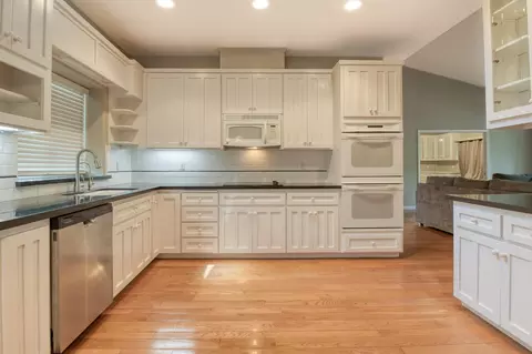 Kitchen - 20920 Christopher Cir, Sonora, CA 95370 photo 1 of 3