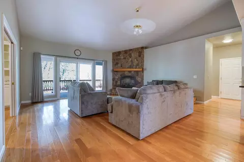 Living - 20920 Christopher Cir, Sonora, CA 95370 photo 2 of 5