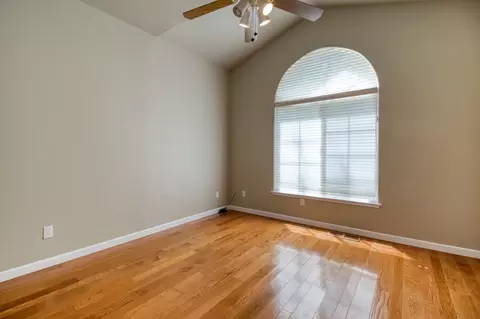 Living - 20920 Christopher Cir, Sonora, CA 95370 photo 5 of 5