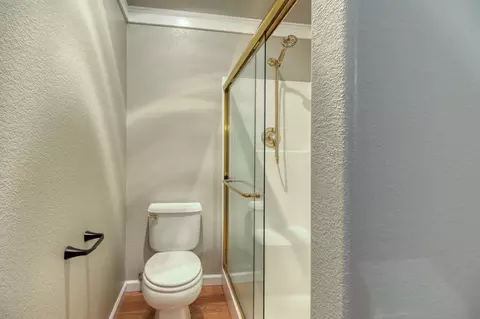 Bath - 20920 Christopher Cir, Sonora, CA 95370 photo 2 of 4