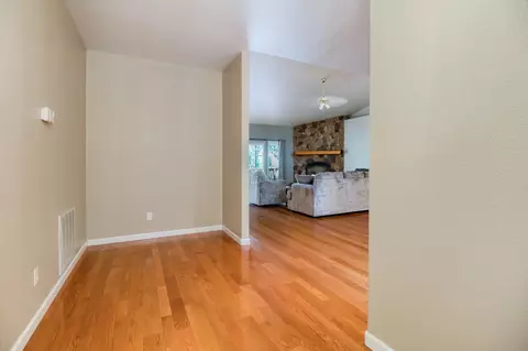 Entry Way - 20920 Christopher Cir, Sonora, CA 95370 photo 3 of 5