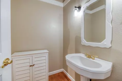 Bath - 20920 Christopher Cir, Sonora, CA 95370 photo 1 of 4