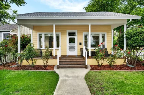 Exterior - 923 3rd St, Davis, CA 95616 photo 1 of 8
