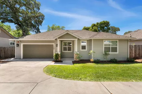 1397 Live Oak Ln, Auburn, CA 95603