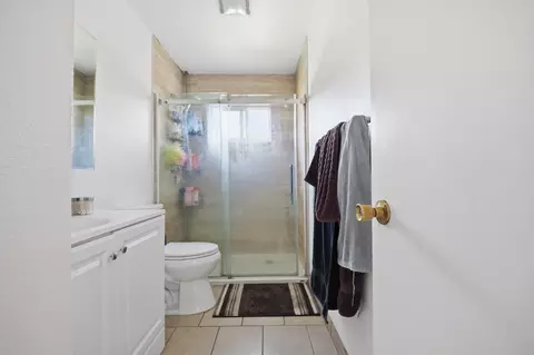 Bath - 2250 Emerson Ave, Merced, CA 95341 photo 1 of 1