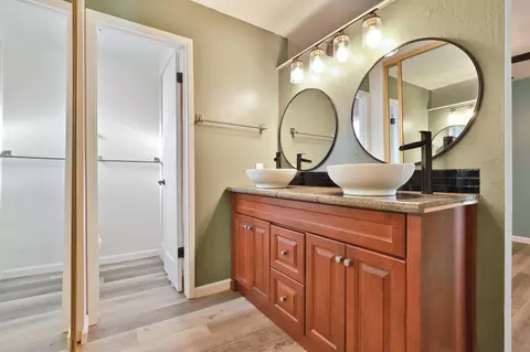 Bath - 8384 Old Ranch Rd, Orangevale, CA 95662 photo 1 of 4