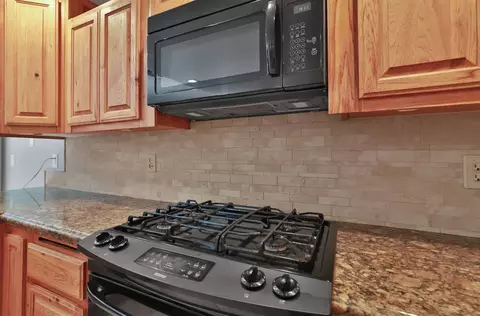 Kitchen - 8384 Old Ranch Rd, Orangevale, CA 95662 photo 5 of 6