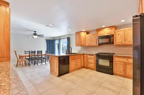 Kitchen - 8384 Old Ranch Rd, Orangevale, CA 95662 photo 4 of 6