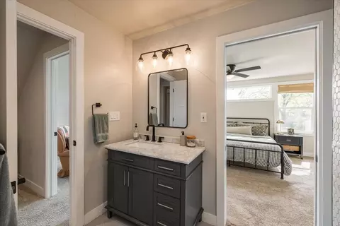 Bath - 4963 Del Haven Rd, Placerville, CA 95667 photo 3 of 5