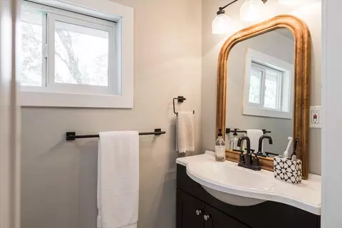 Bath - 4963 Del Haven Rd, Placerville, CA 95667 photo 5 of 5