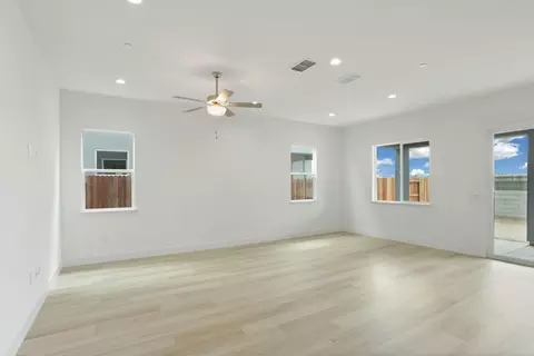 Living - 484 Vinal Dr, Manteca, CA 95337 photo 1 of 4