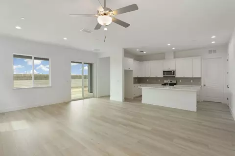 Living - 484 Vinal Dr, Manteca, CA 95337 photo 3 of 4